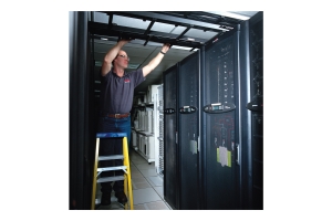 APC 2 jaar onsite garantie-uitbreiding voor Symmetra PX 48/64kW