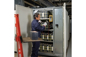 APC Assemblageservice voor (1) Batt Manager Uitbreidingssysteem module - inclusief installatie van lipring